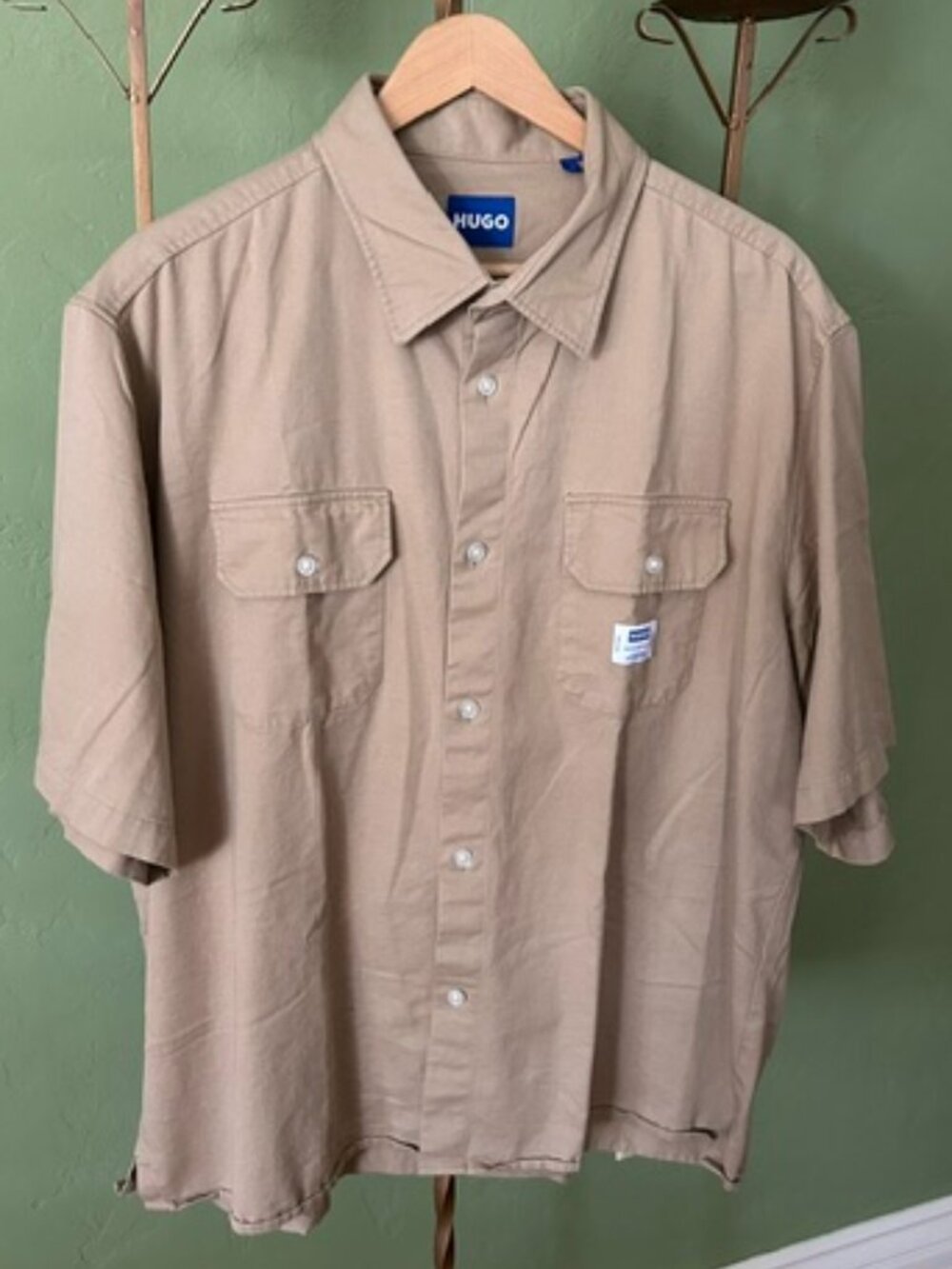HUGO Men’s Khaki Short Sleeve Button Down Shirt XXL